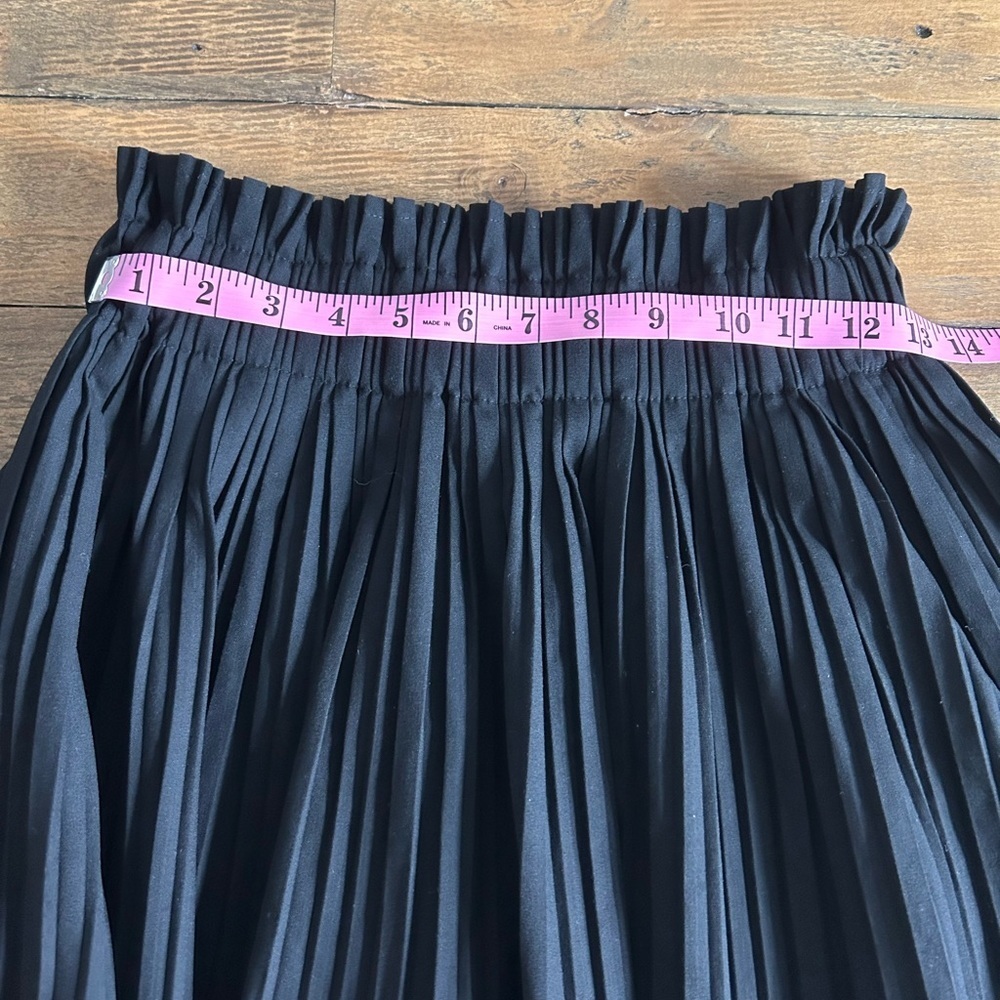 ZARA Black Pleated Mini Skirt Paperbag Elastic waistband w/shorts underneath S - Picture 7 of 11